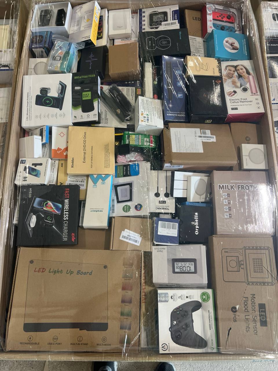 Paleta elektroniki z Anglii (UK) – mix A–B