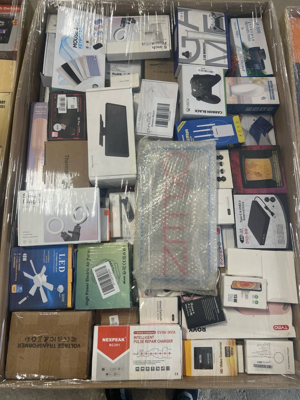 Paleta elektroniki z Anglii (UK) – mix A–B