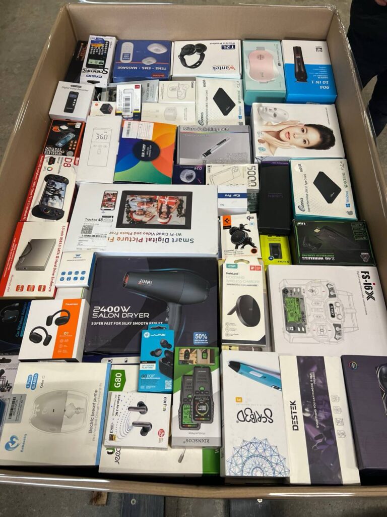 Paleta drobnej elektroniki z Amazon – UK | Amazon Returns A–B