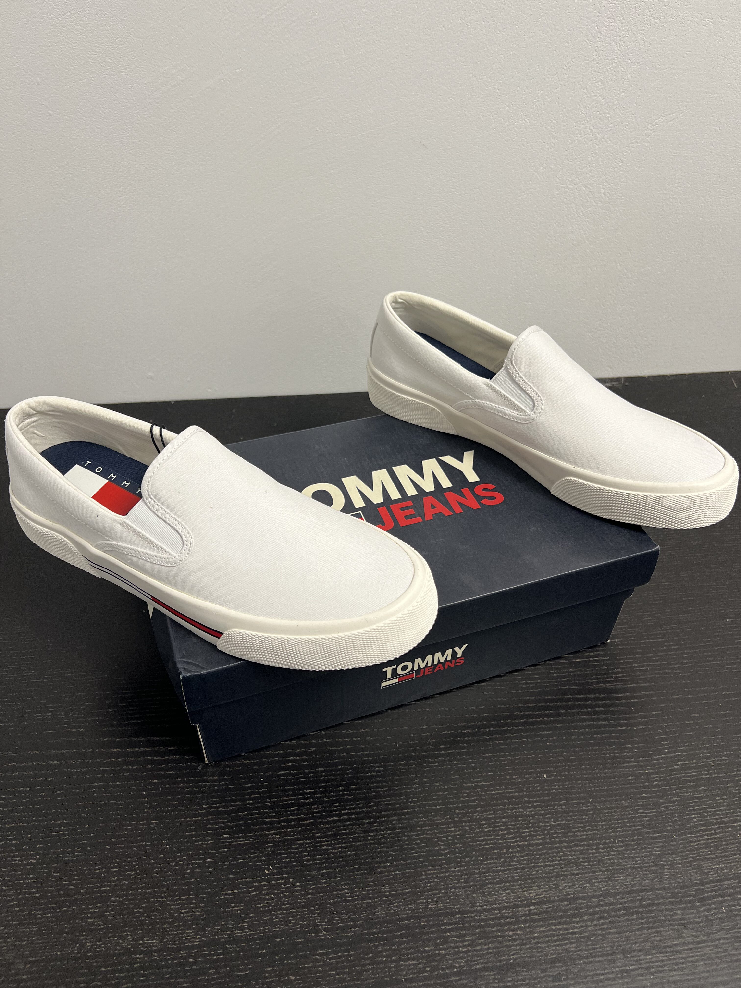 Box butów – 17 par (Obuwie Premium) | Strefa Mody Hurtowy mix obuwia premium dla sprzedaży online i offline
