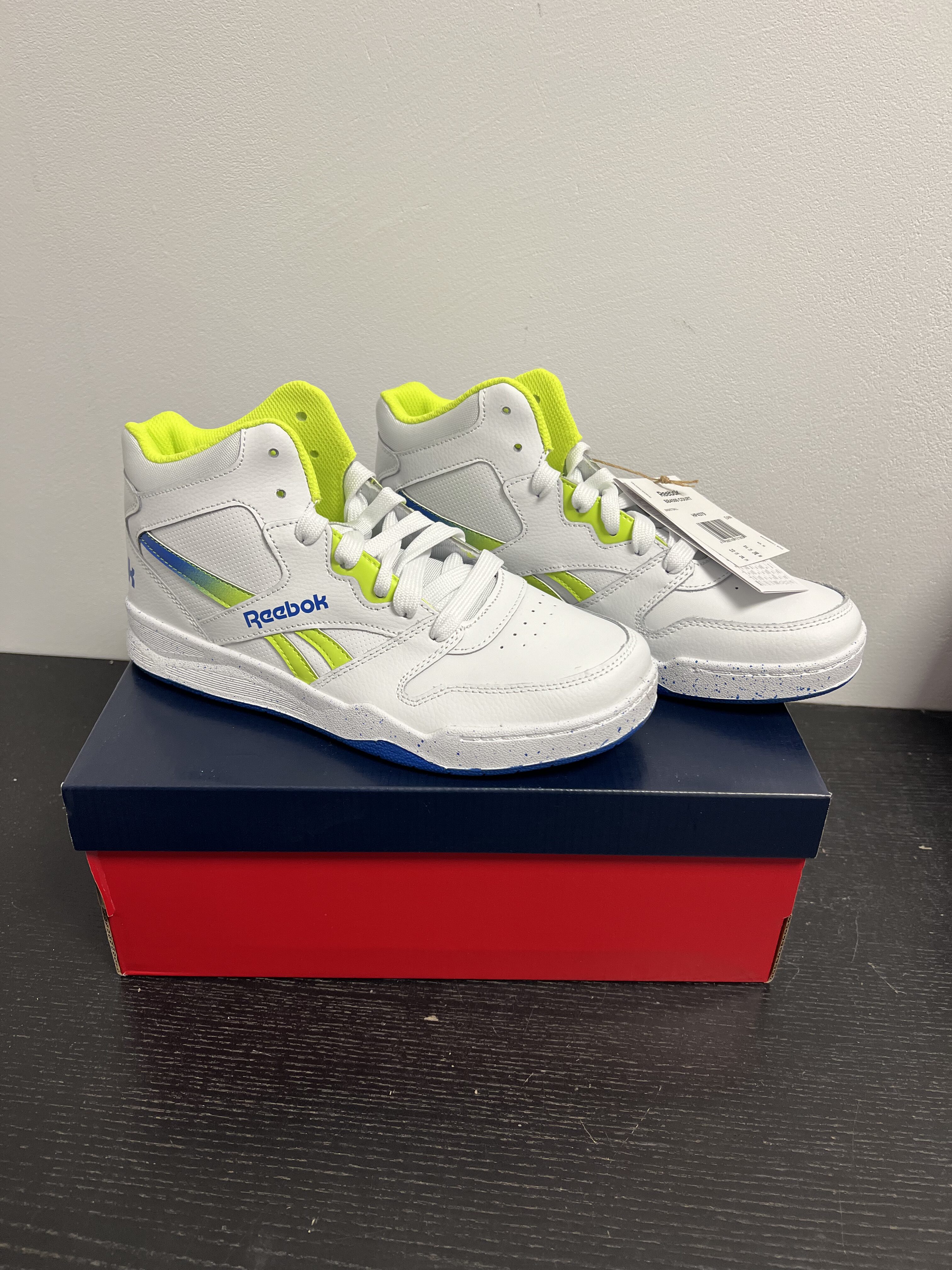 Box butów – 17 par | Obuwie Premium Strefa Mody Efektywny mix obuwia premium przygotowany pod sprzedaż